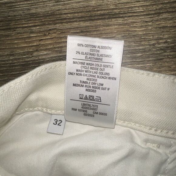 Hudson Rosalie Wide Leg Cream Distressed Jeans. Size 32. NWT. $225. V - Picture 10 of 11